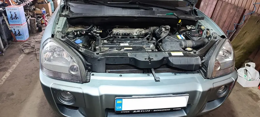 Встановлення ГБО на HYUNDAI TUCSON ПІД КАПОТОМ